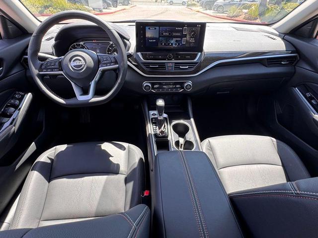 Photo of 2025 Gray Sky Pearl Nissan Altima