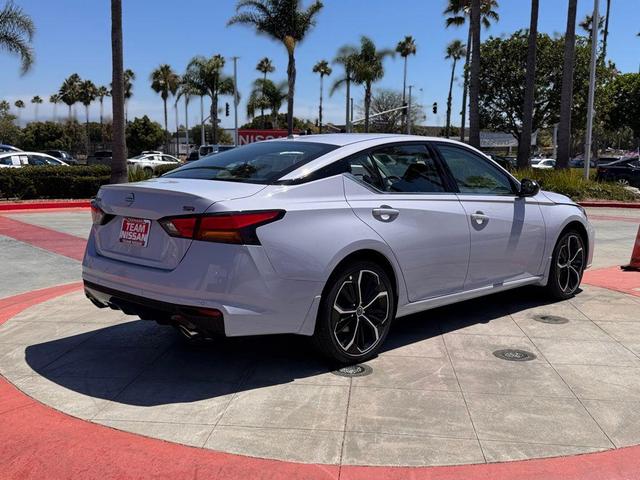 Photo of 2025 Gray Sky Pearl Nissan Altima