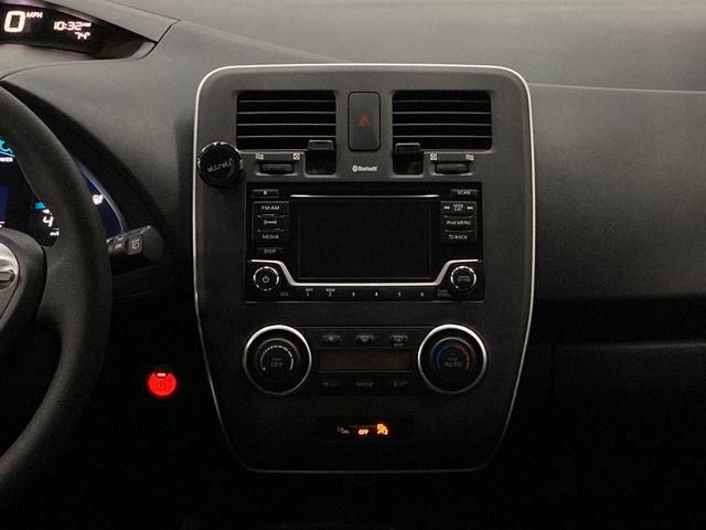Photo of 2017 Super Black Nissan Leaf