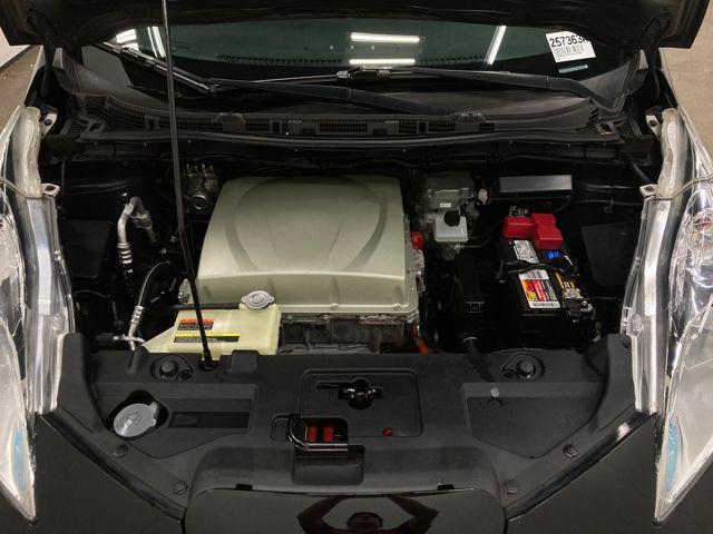 Photo of 2017 Super Black Nissan Leaf