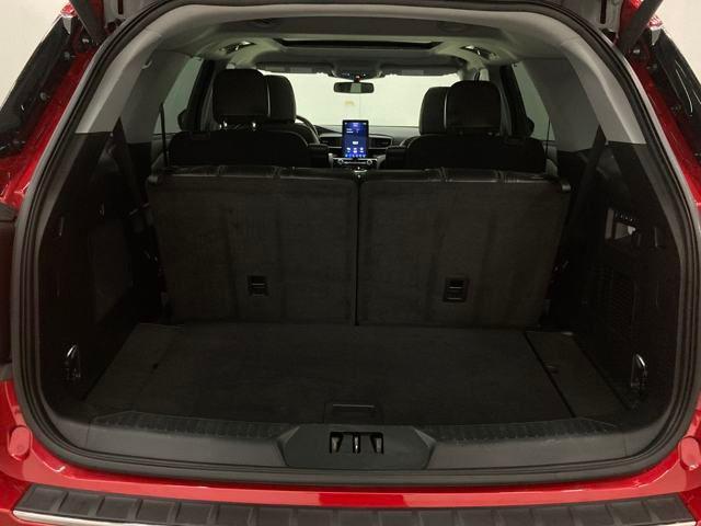 Photo of 2023 Rapid Red Metallic Tinted Clearcoat Ford Explorer