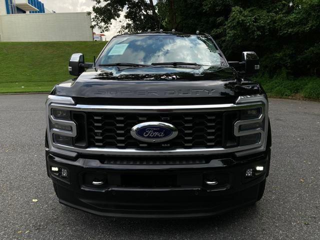 Photo of 2024 Agate Black Metallic Ford F-450