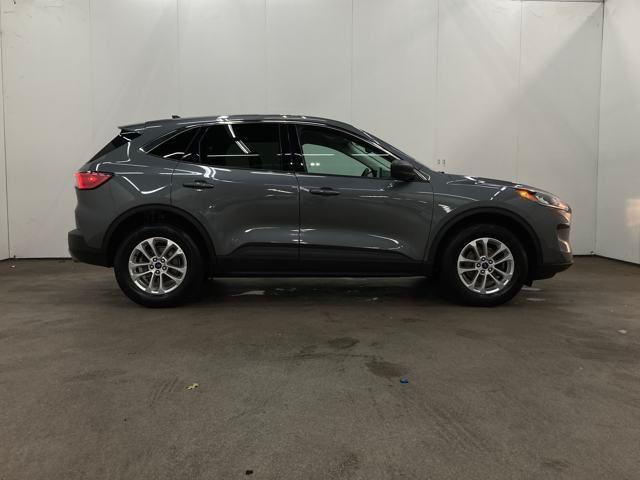 Photo of 2022 Carbonized Gray Metallic Ford Escape