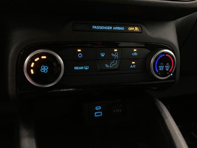 Photo of 2022 Carbonized Gray Metallic Ford Escape