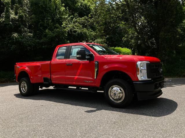 Photo of 2024 Race Red Ford F-350