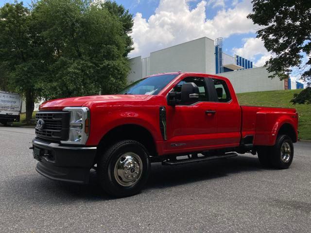 Photo of 2024 Race Red Ford F-350