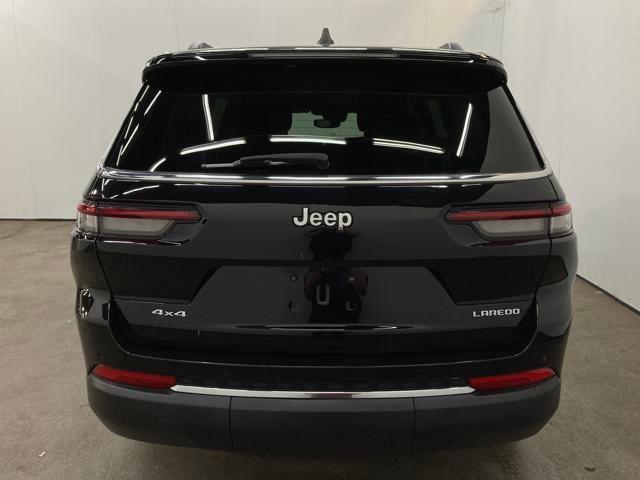 Photo of 2023 Diamond Black Crystal Pearlcoat Jeep Grand Cherokee L