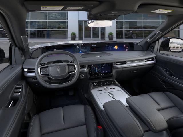 Photo of 2025 Gray Mist Metallic Tri-Coat Lincoln Navigator