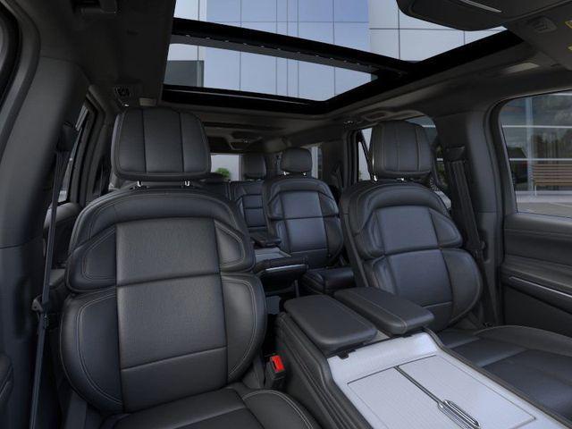 Photo of 2025 Gray Mist Metallic Tri-Coat Lincoln Navigator