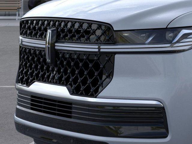 Photo of 2025 Gray Mist Metallic Tri-Coat Lincoln Navigator
