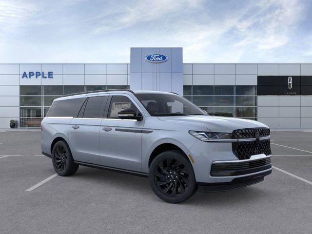 Photo of 2025 Gray Mist Metallic Tri-Coat Lincoln Navigator