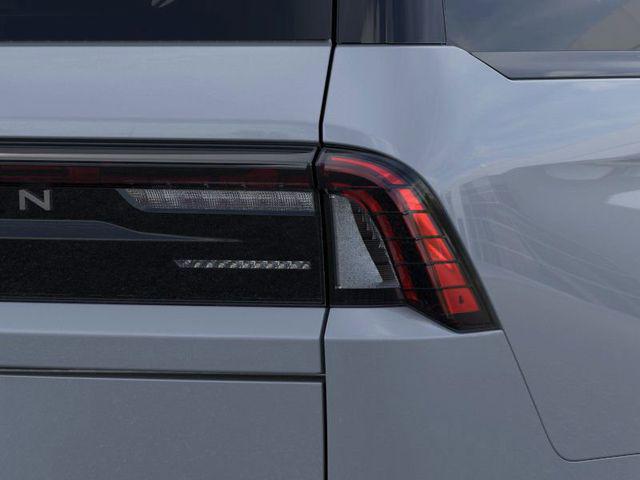Photo of 2025 Gray Mist Metallic Tri-Coat Lincoln Navigator