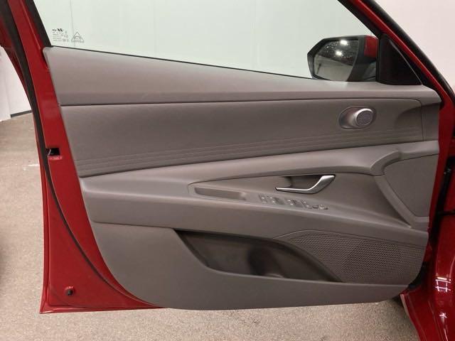 Photo of 2022 Scarlet Red Pearl Hyundai Elantra