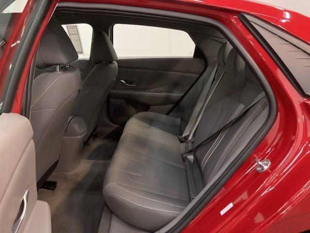 Photo of 2022 Scarlet Red Pearl Hyundai Elantra