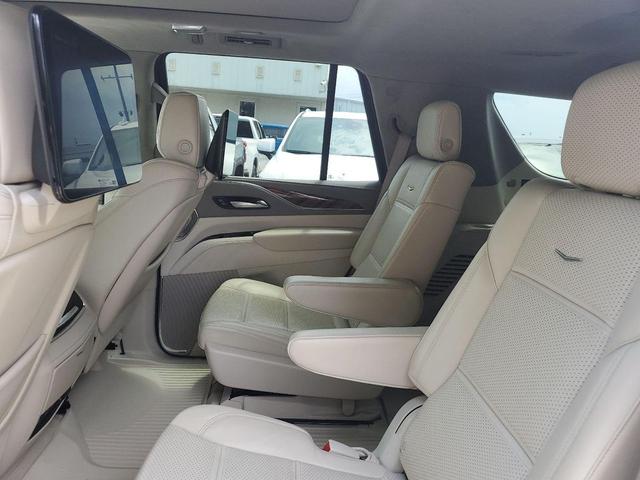 Photo of 2023 Crystal White Tricoat Cadillac Escalade
