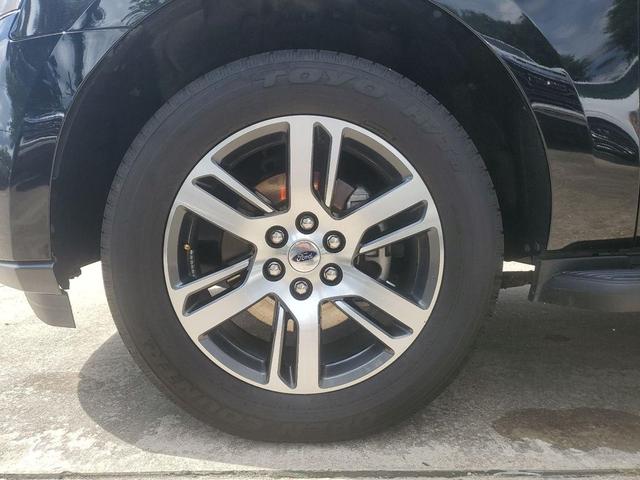 Photo of 2024 Black Metallic Ford Expedition