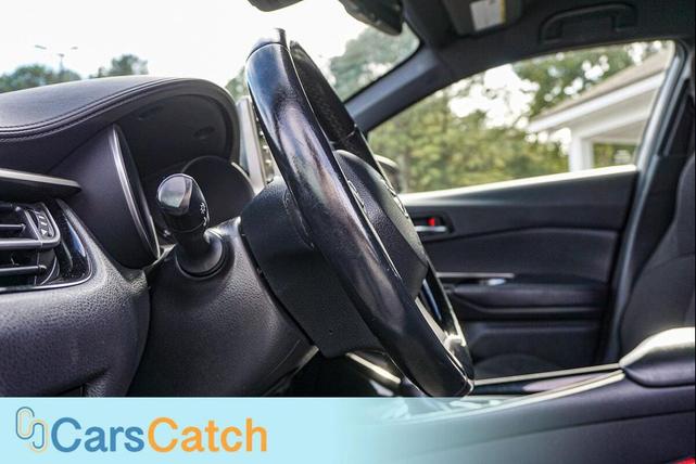 Photo of 2019 Silver Knockout Metallic Toyota C-HR
