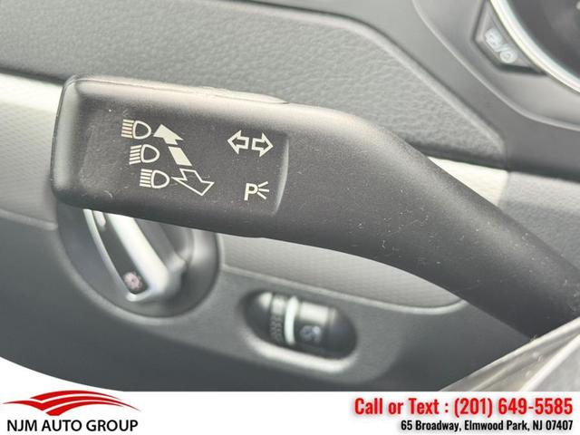 Photo of 2017 Platinum Gray Metallic Volkswagen Jetta