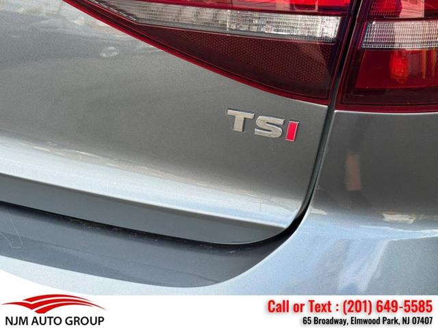 Photo of 2017 Platinum Gray Metallic Volkswagen Jetta