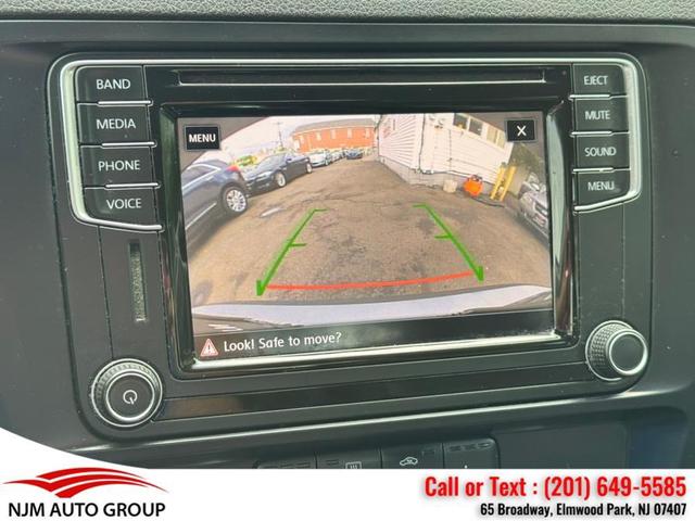 Photo of 2017 Platinum Gray Metallic Volkswagen Jetta
