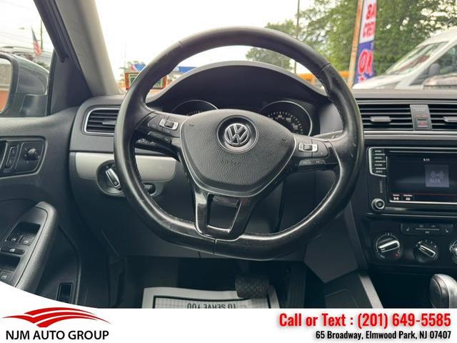 Photo of 2017 Platinum Gray Metallic Volkswagen Jetta