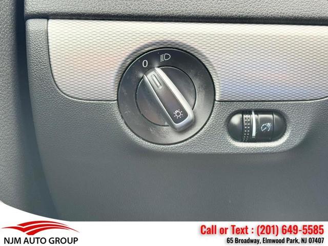 Photo of 2017 Platinum Gray Metallic Volkswagen Jetta