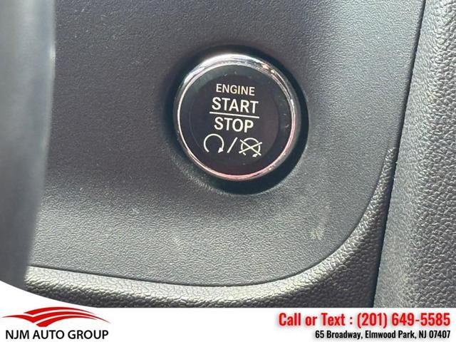Photo of 2014 Phantom Black Tri-Coat Pearl Dodge Challenger