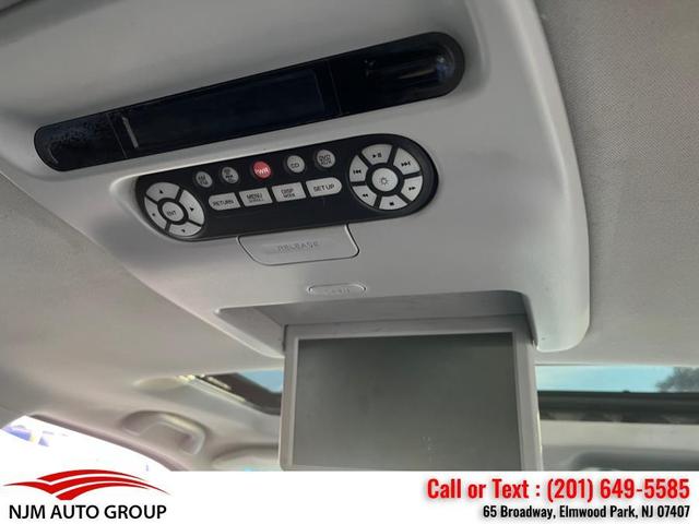 Photo of 2011 Alabaster Silver Metallic Honda Pilot