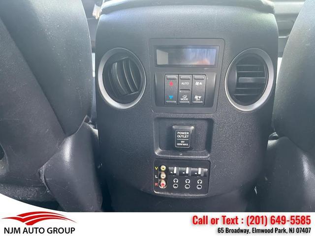 Photo of 2011 Alabaster Silver Metallic Honda Pilot