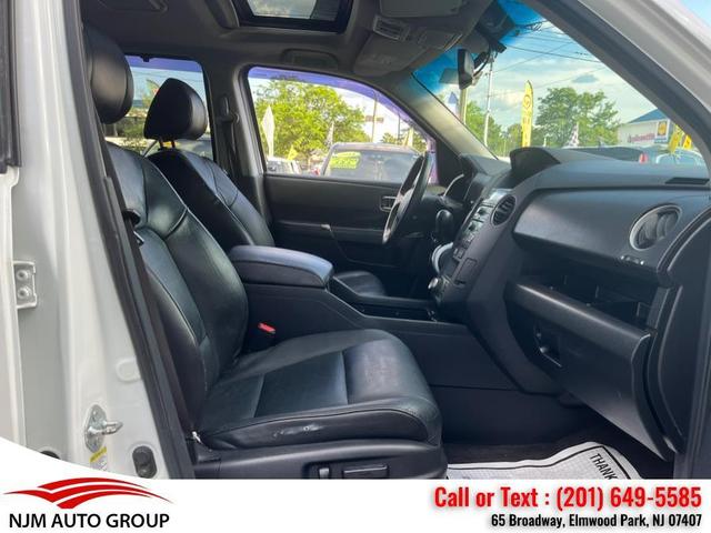 Photo of 2011 Alabaster Silver Metallic Honda Pilot