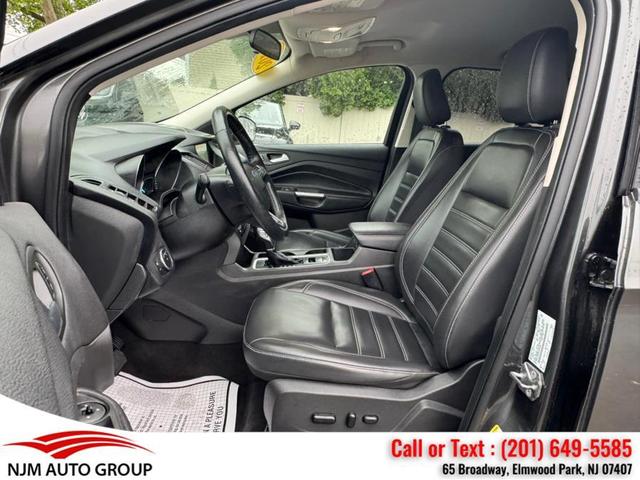 Photo of 2019 Magnetic Metallic Ford Escape