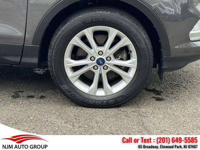Photo of 2019 Magnetic Metallic Ford Escape