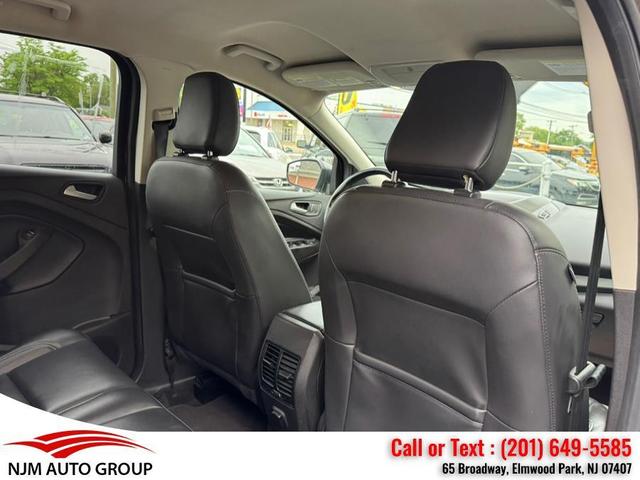 Photo of 2019 Magnetic Metallic Ford Escape