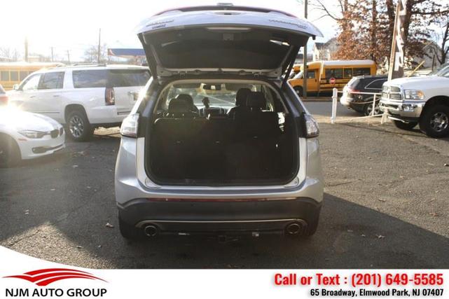Photo of 2018 Ingot Silver Metallic Ford Edge