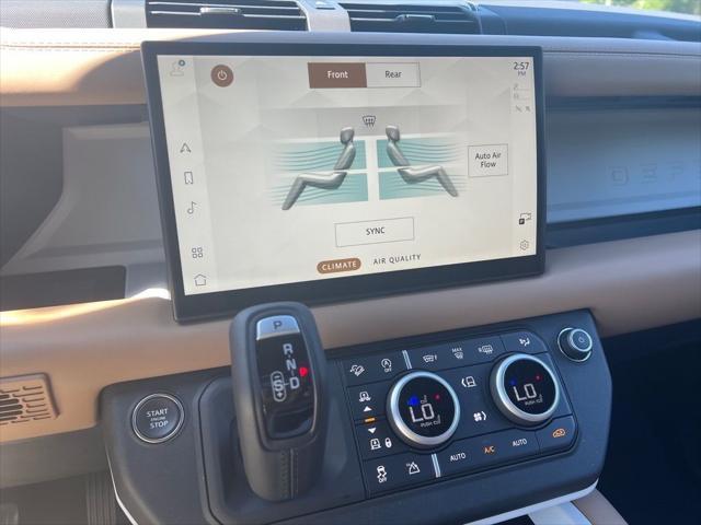 Photo of 2025 Fuji White Land Rover Defender