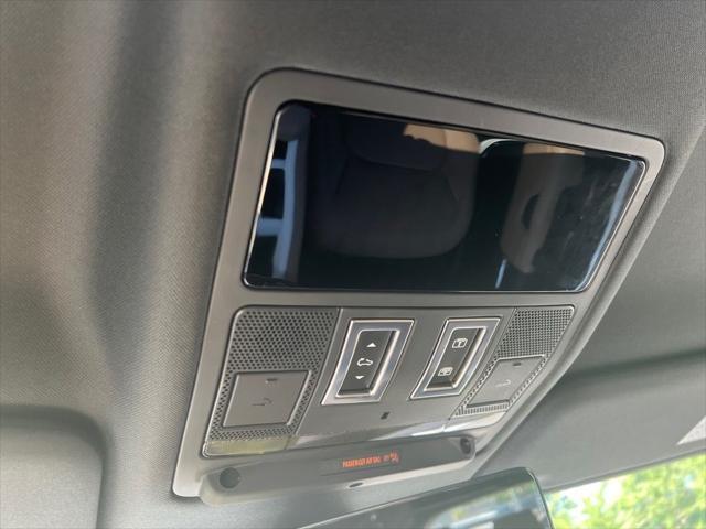 Photo of 2025 Fuji White Land Rover Defender