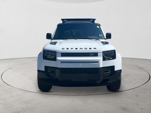 Photo of 2025 Fuji White Land Rover Defender