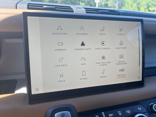 Photo of 2025 Fuji White Land Rover Defender