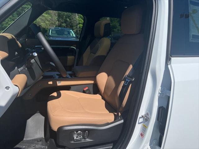 Photo of 2025 Fuji White Land Rover Defender