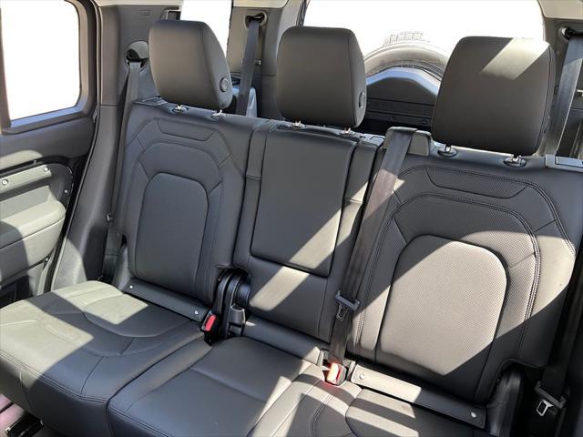 Photo of 2025 Santorini Black Metallic Land Rover Defender