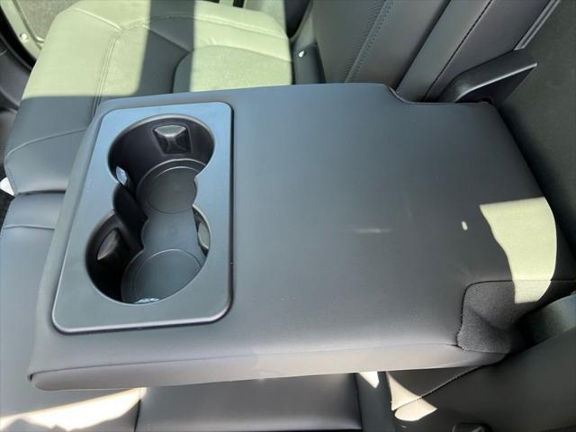 Photo of 2025 Santorini Black Metallic Land Rover Defender