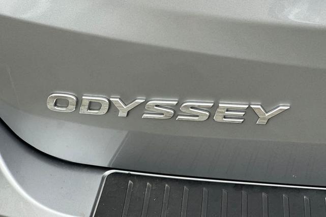 Photo of 2023 Lunar Silver Metallic Honda Odyssey
