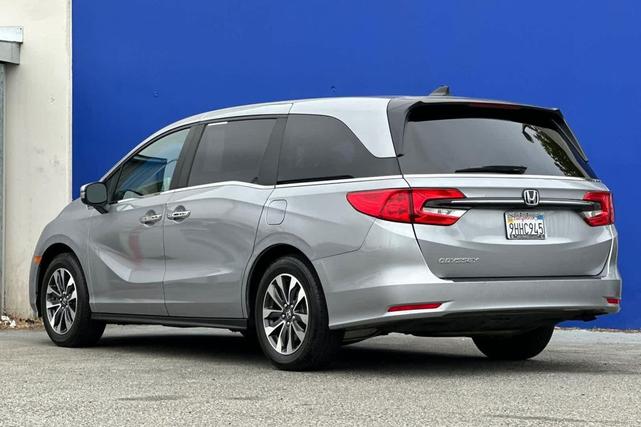 Photo of 2023 Lunar Silver Metallic Honda Odyssey