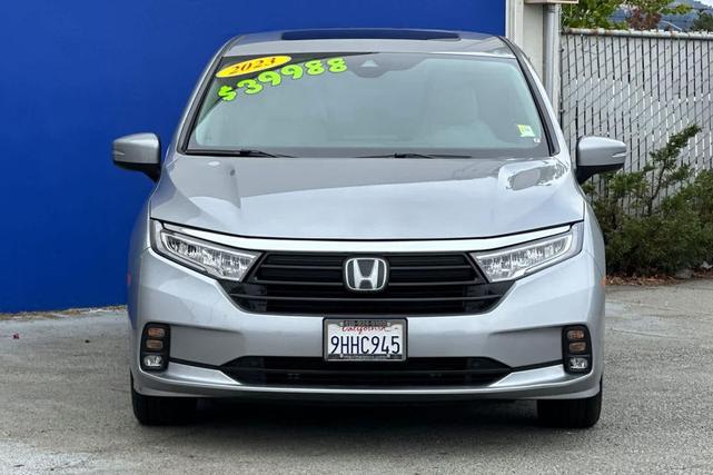 Photo of 2023 Lunar Silver Metallic Honda Odyssey