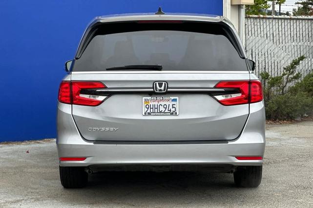 Photo of 2023 Lunar Silver Metallic Honda Odyssey