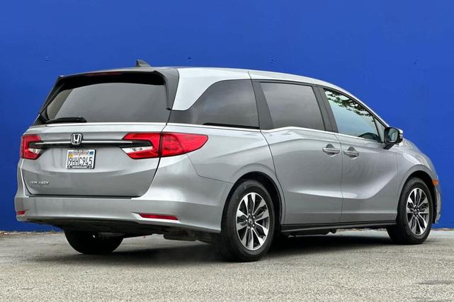 Photo of 2023 Lunar Silver Metallic Honda Odyssey