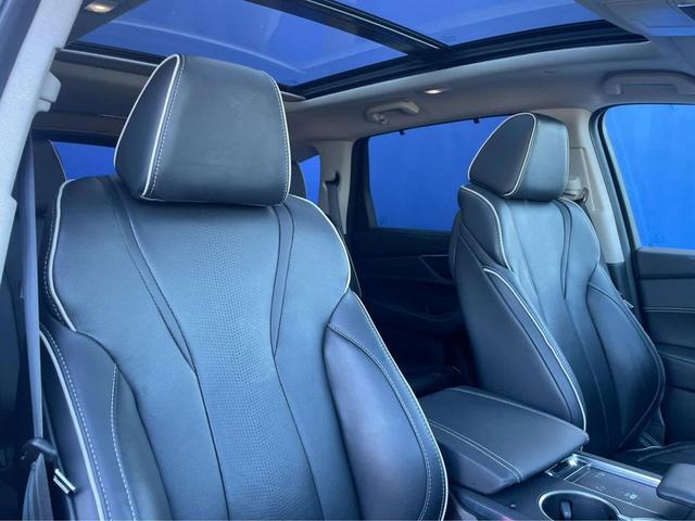 Photo of 2023 Platinum White Pearl Acura MDX