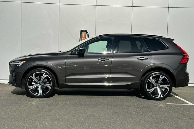 Photo of 2024 Platinum Gray Metallic Volvo XC60