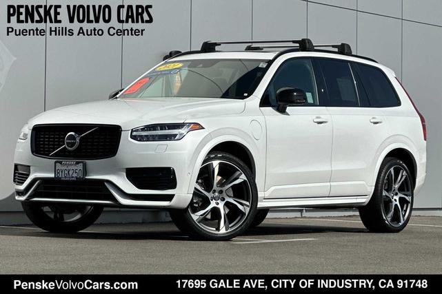 Photo of 2021 Crystal White Metallic Volvo XC90 Recharge Plug-In Hybrid