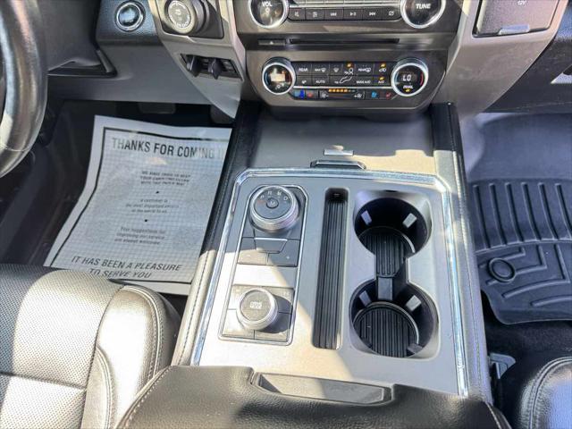 Photo of 2018 White Platinum Metallic Tri-Coat Ford Expedition